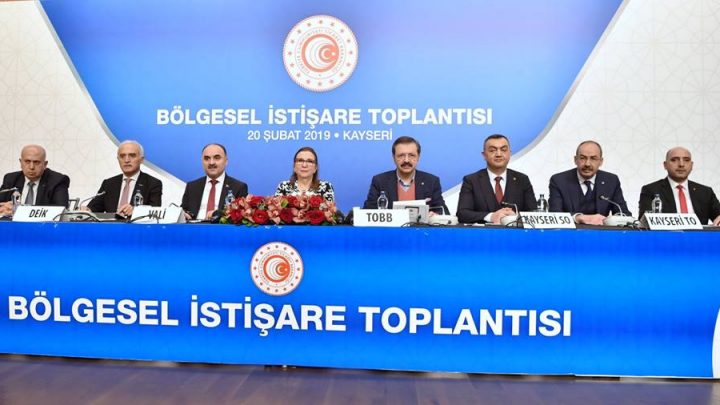 Kayseri Bölgesel İstişare Toplantısı, TOBB Başkanı M. Rifat Hisarcıklıoğlu ve Ticaret Bakanı Ruhsar Pekcan’ın katılımıyla, Kayseri Ticaret Odası, Kayseri Sanayi Odası ve Kayseri Ticaret Borsası’nın ev sahipliğinde gerçekleştirildi.
